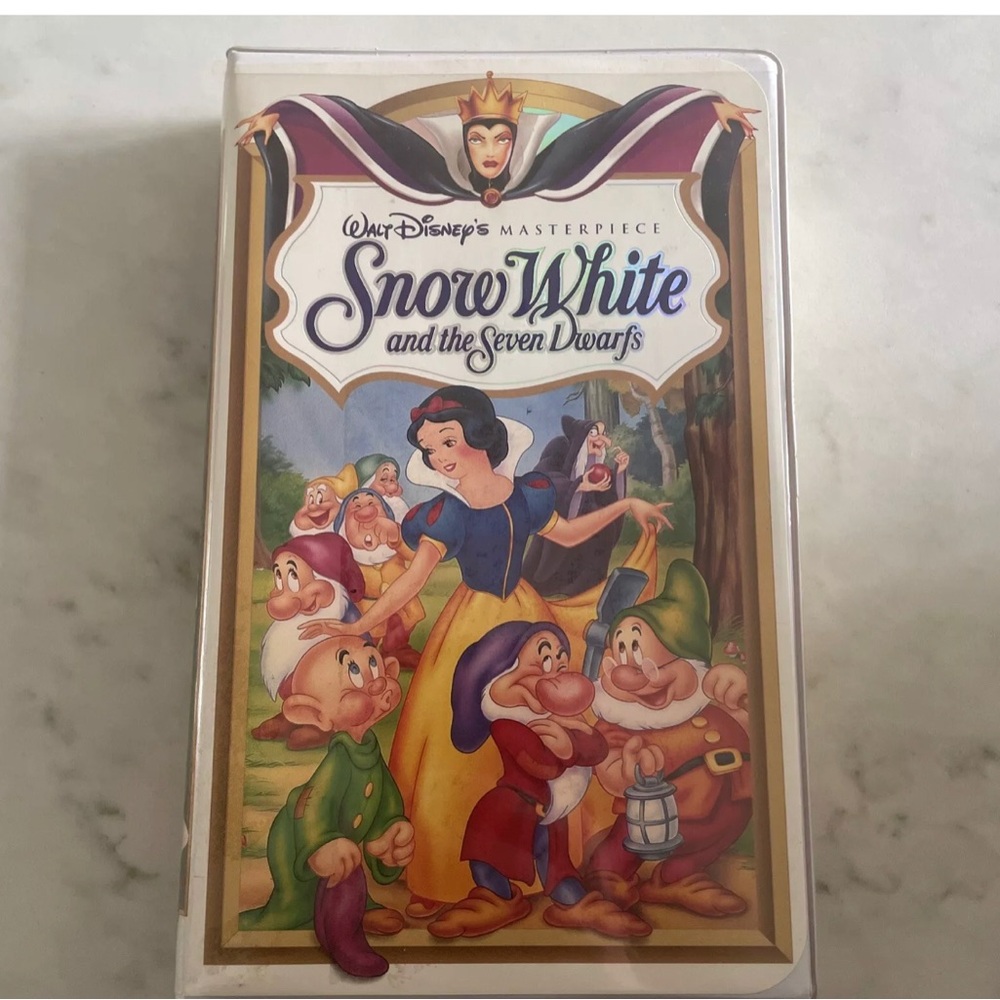 Walt Disney Masterpiece Snow White and The Seven Dwarfs VHS Movie 1524 RARE